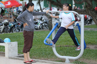 Waiting for turn to practice.