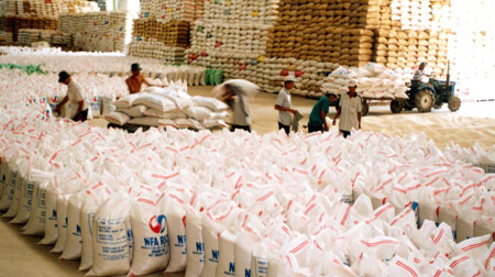 Efforts to stabilize prices on Tet holiday