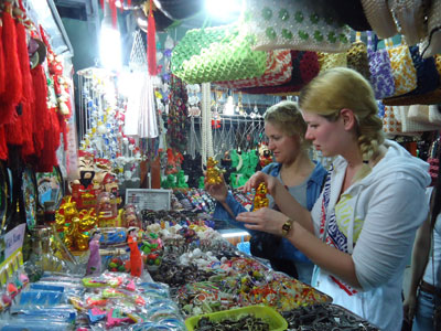 Pedestrian mall: ready for New Year shopping