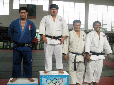 Vo Minh Tri wins gold medal in +100kg bout