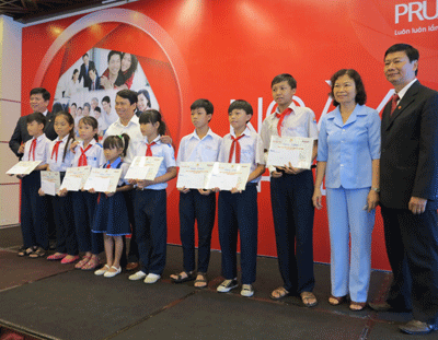 Prudential Vietnam offers 15 scholarships and VND80m housing grant