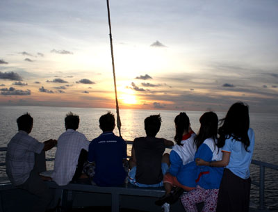 HQ996 bringing warmth to the Spratly Island