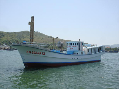 Composite fishing boat Quang Cuong 2013 launched