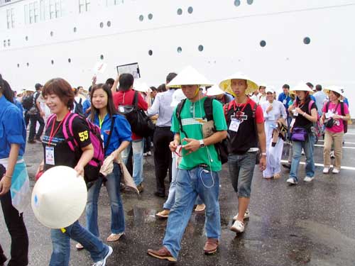 International visitor numbers rise