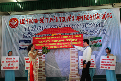 Propaganda contest in Nha Trang