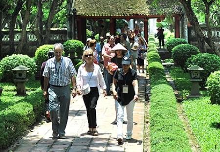Saigontourist opens tours for the elderly
