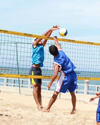 Nha Trang 1 female team and Dien Khanh 2 male team win first prizes