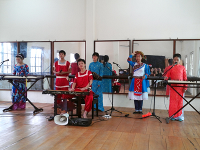 6 students in Khanh Hoa join Secours Populaire Français’ summer holiday camp