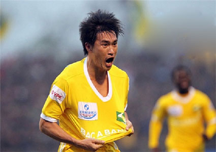 Cong Vinh voted best footballer in Southeast Asia