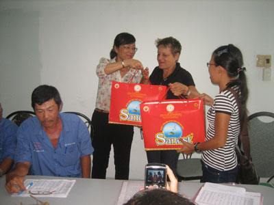 “Susanne’s Help for Children” Association donates VND60b to charity