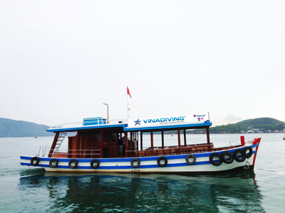 VINADIVING launches new dive boat