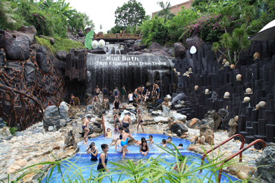 Nha Trang Egg Mud Bath attracts tourists during National Day holiday
