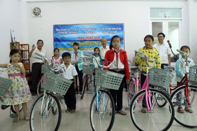 Bicycles given to orphans