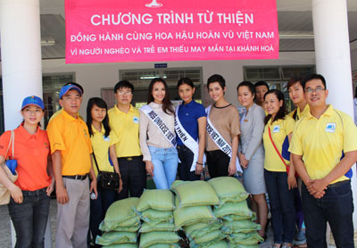 Miss Universe Vietnam accompanies the poor and unlucky children in Khanh Hoa