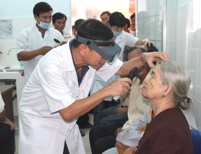 Free eye test for over 120 old people