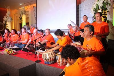 iSchool Nha Trang holds international musical night - Music of Joy