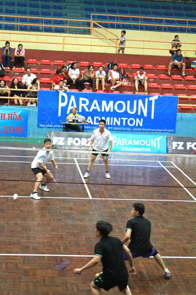 Khanh Hoa badminton club open tournament: ebullient playground