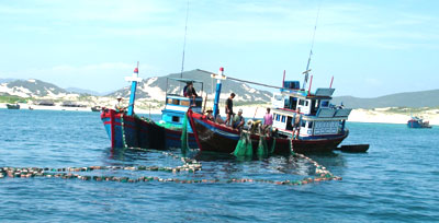 GPS-connected transceivers support fishermen effectively