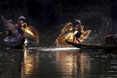 American magazine honors Vietnam's photo "Throw fishing"