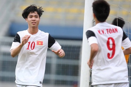 Two Vietnamese strikers named top 20 of Southeast Asia's rising stars