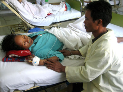 Khanh Hoa General Hospital saves woman bitten by copperhead