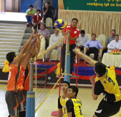 Sanest Khanh Hoa gains useful experience through friendship matches in Cambodia