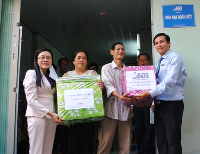 House handover to the poor