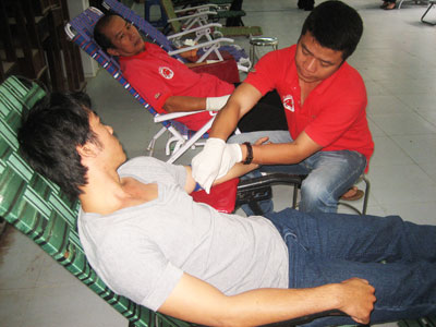 Over 200 students join blood donation