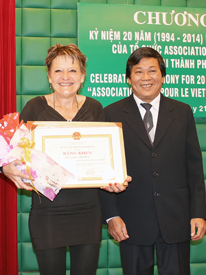 Nearly 2,000 children in Nha Trang receive aid from AAV