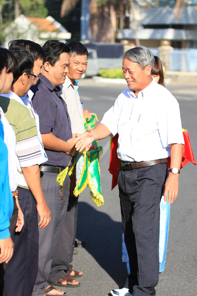 300 athletes compete at Nha Trang City traditional cross-country tournament