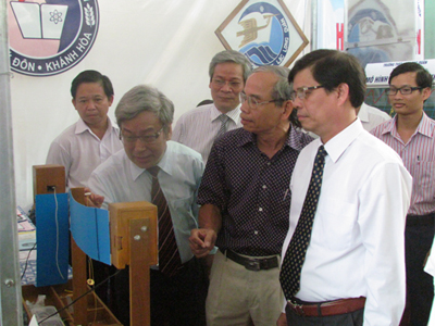 First prizes awarded to 25 self-made teaching instruments