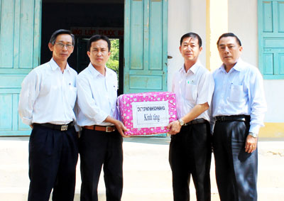 423 books offered to Khanh Son