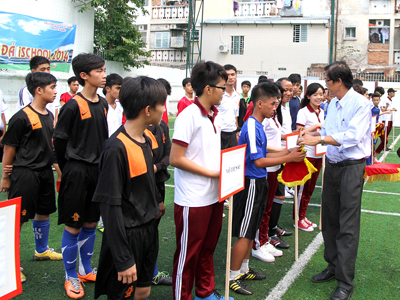 Seven teams take part in iSCHOOL football tournament 2014