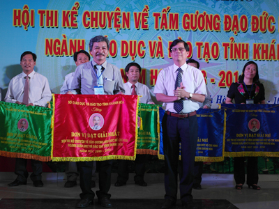 Award ceremony for "Telling stories about President Ho Chi Minh's moral example"