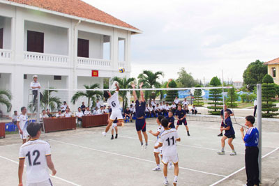 Pacific Fleet of the Russian Navy docks at Cam Ranh Port