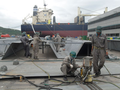 Building ship at Hyundai Vinashin