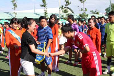 Sacombank sports festival attracts 200 athletes