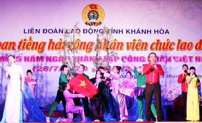 300 people join singing festival for workers, officers and laborers 2014
