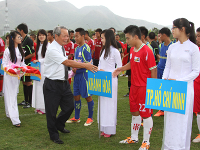 Preliminary round (group C) of national U19 football tournament – Hyundai Vinashin Cup kicks off in Nha Trang