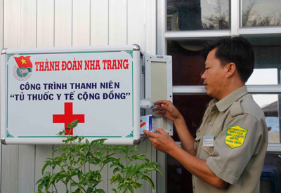 Community first-aid kit boxes available on Nha Trang Beach