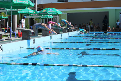 Nha Trang swimming tournament: useful playground in summer for children