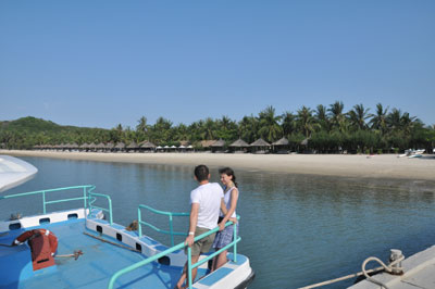 Honeymoon tour on island