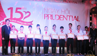 20 Prudential scholarships awarded in Cam Ranh