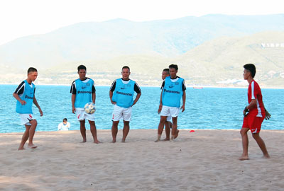 Hallmark of Khanh Hoa in beach football tournaments
