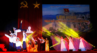 Khanh Hoa holds singing festival for youth and workers