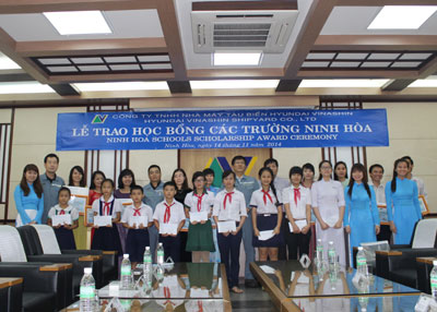 Hyundai VinaShin Shipyard Co. offers 800 scholarships