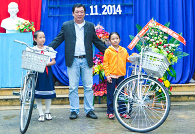 CMC offers 50 scholarships in Dien Khanh