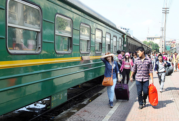 Train ticket prices for Lunar New Year Festival 2015 to be cut by 17%