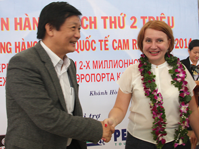 Cam Ranh International Airport welcomes 2,000,000th passenger in 2014