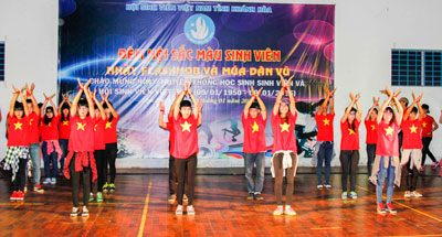 Over 500 students join festive night